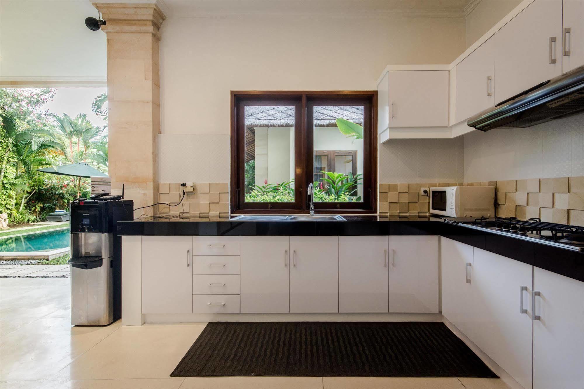 Villa Krisna Seminyak Exteriör bild